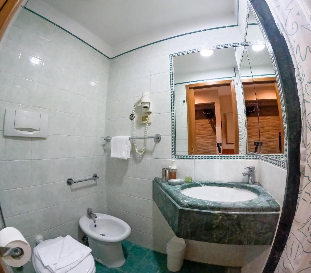 Hotel Cervia Rome Exterior photo