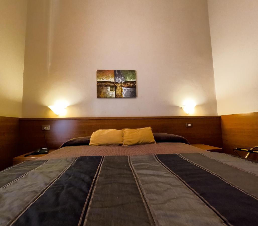 Hotel Cervia Rome Exterior photo